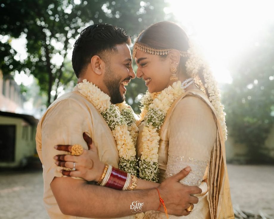 Raftaar is all smiles as he gets married to Manraj Jawanda; officially 'Mrs. & Mr. Nair' 935252