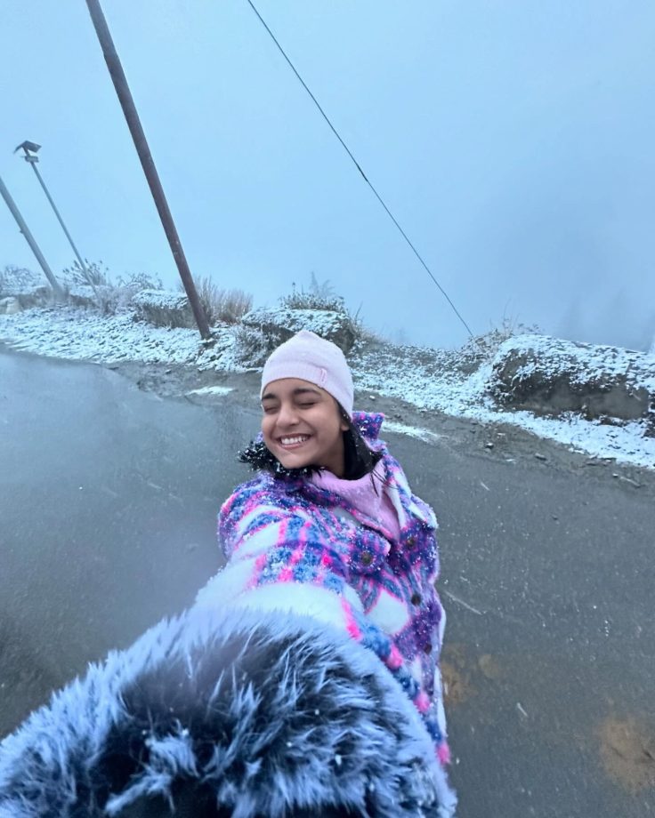 Sneak Peek Into Sumbul Touqeer's Cuteness In Her Mountain Vacation Look 937858