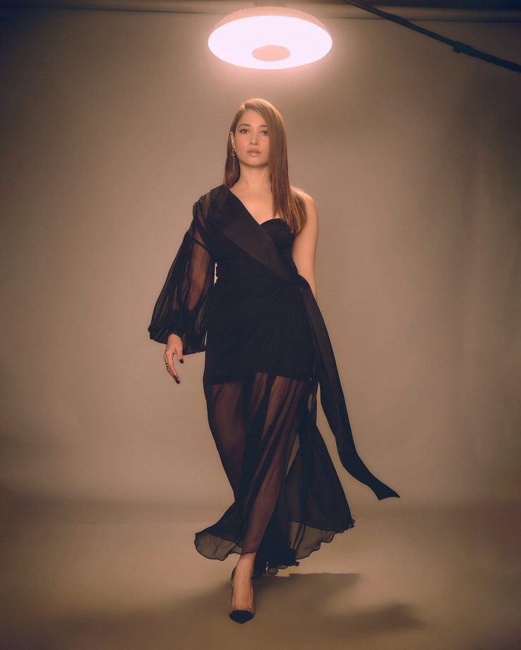 Tamannah Bhatia's Striking Black Dress Moment 937112