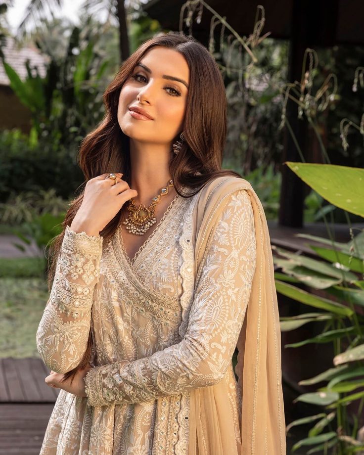 Tara Sutaria Epitomises Elegance In Ivory Chikankari Anarkali- See Pics 937923