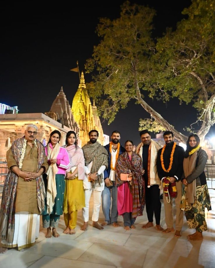 Vijay Deverakonda Takes Holy Dip In Mahakumbh, Poses With Allu Sneha Reddy & Others 937344