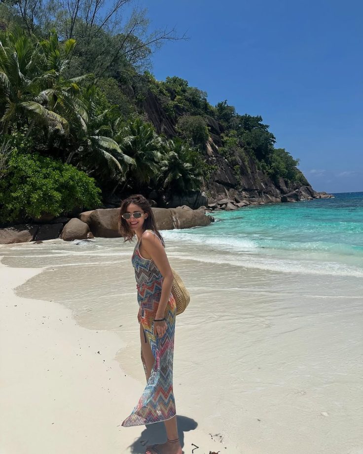 Ananya Panday’s Seychelles Diaries: Stylish Beach Looks That Stole the Spotlight 939796