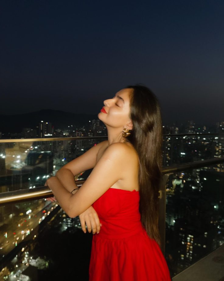 Anushka Sen Keeps It Classy in a Chic Red Dress 939769