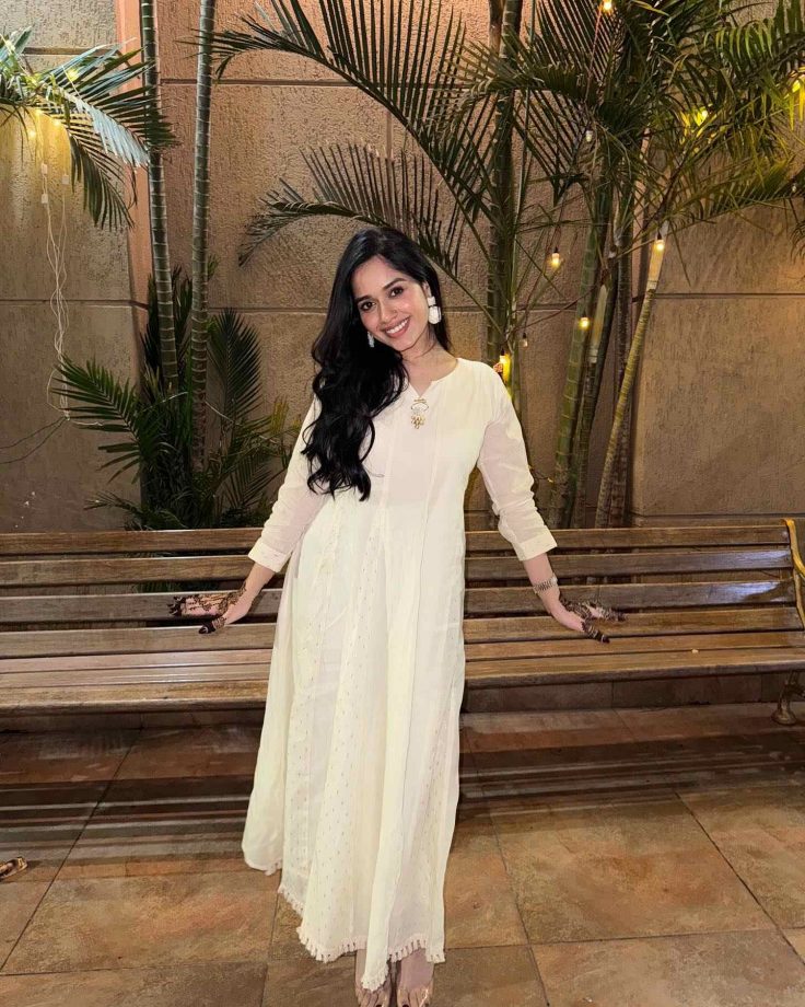 From Outfit To Mehendi – Jannat Zubair's Simple Look Is Pure Fashion Goals For Eid 939325