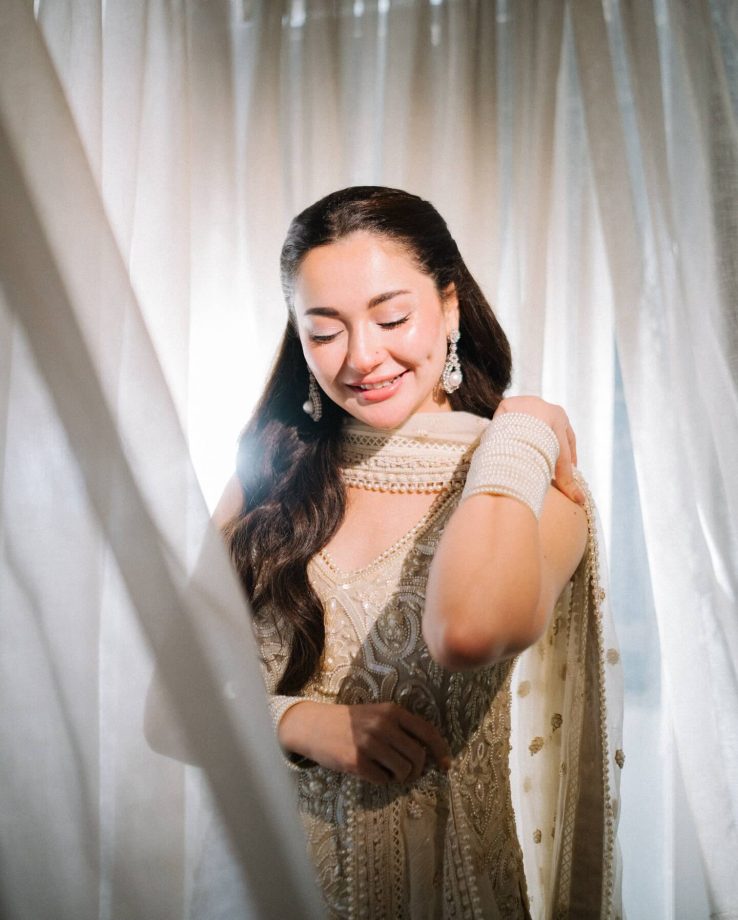 Hania Amir Shines in a Shimmery Grey Sharara Set 940694