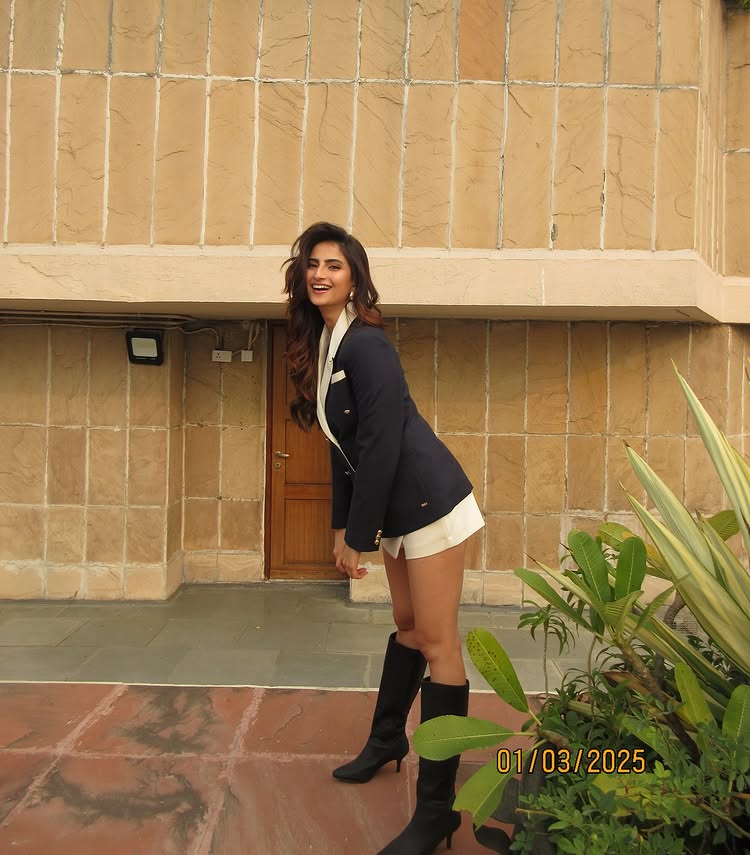 Palak Tiwari’s High-Fashion Moment in Knee-High Boots & Blazer 941568