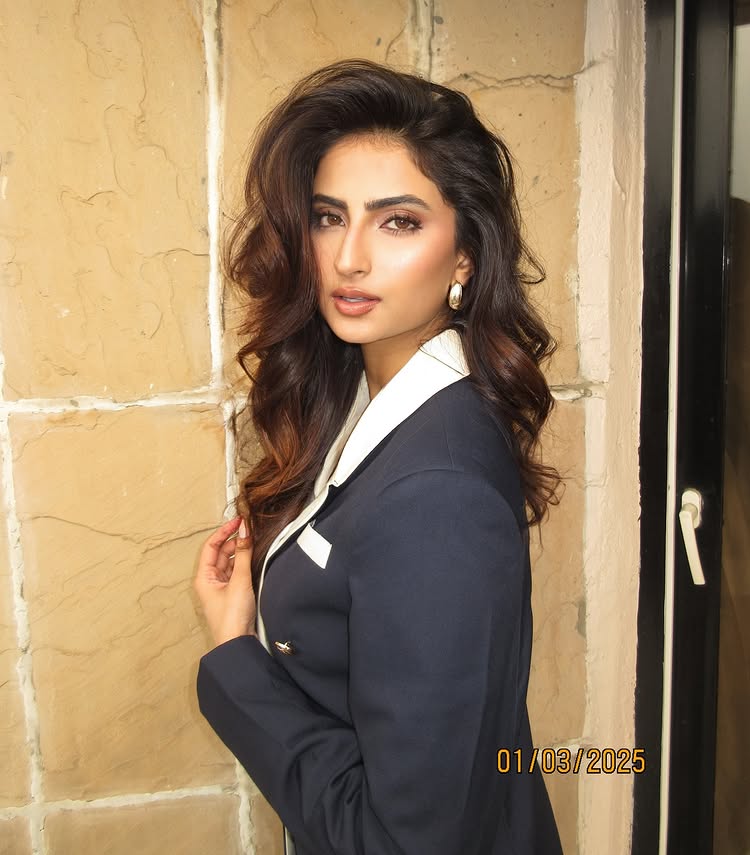 Palak Tiwari’s High-Fashion Moment in Knee-High Boots & Blazer 941569