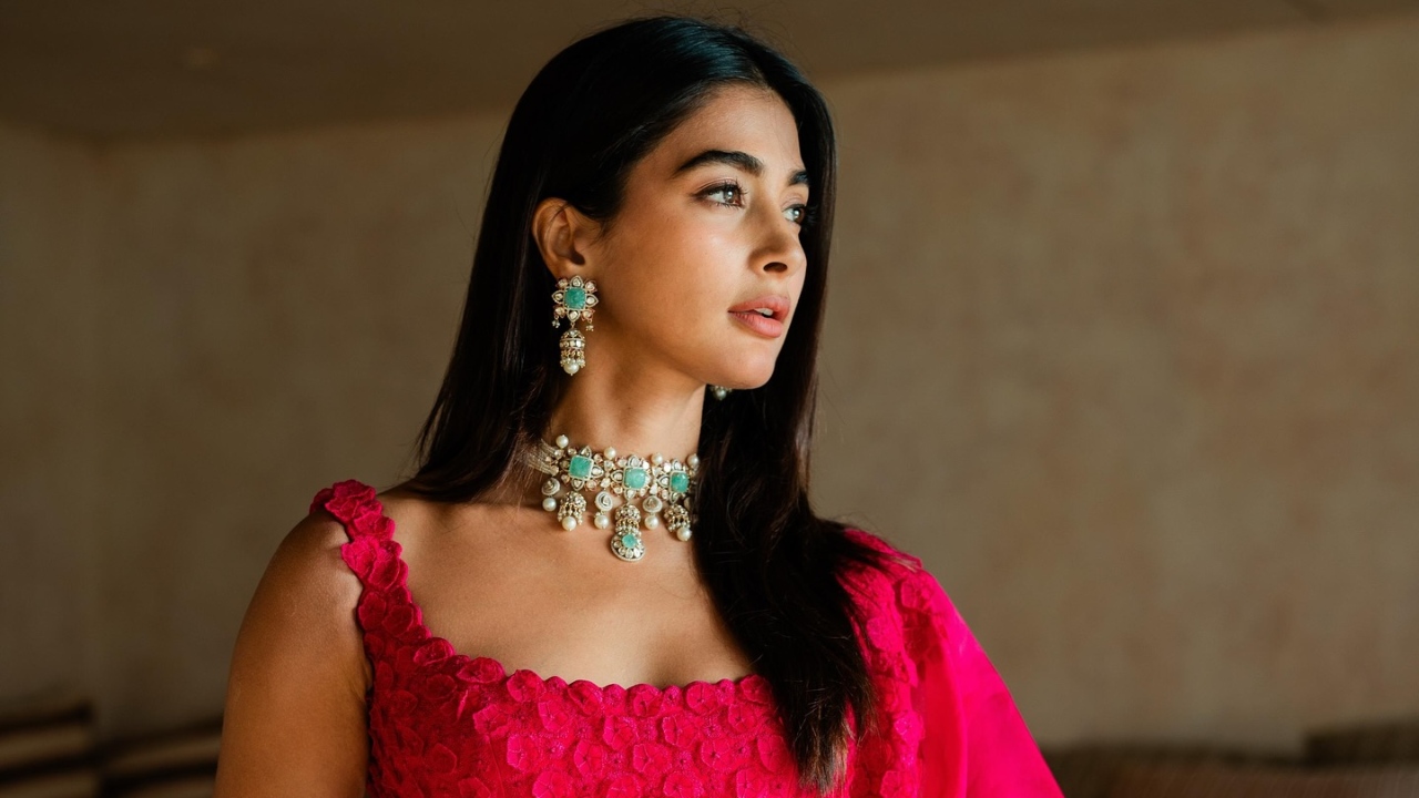 Pooja Hegde's Rani Pink Lehenga With 3D Flowers Is A Dream - See Pics 940652