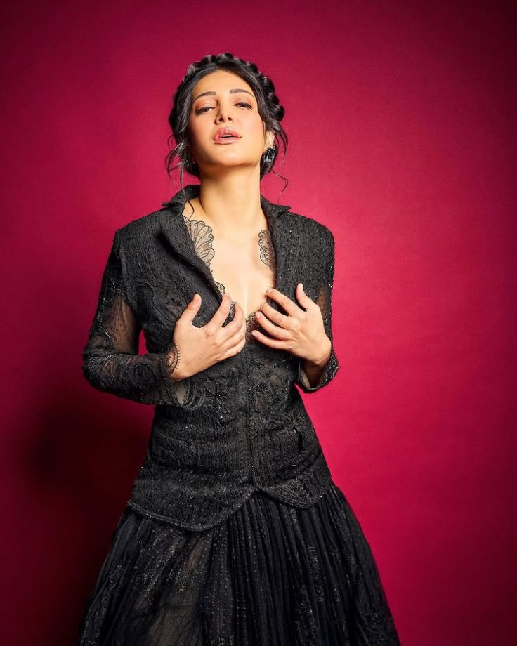 Shruti Haasan’s Black Ensemble is the Epitome of Gothic Glam 941605