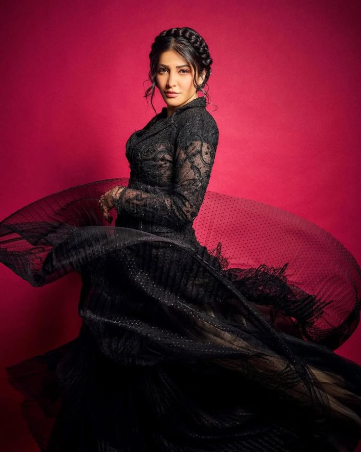 Shruti Haasan’s Black Ensemble is the Epitome of Gothic Glam 941609