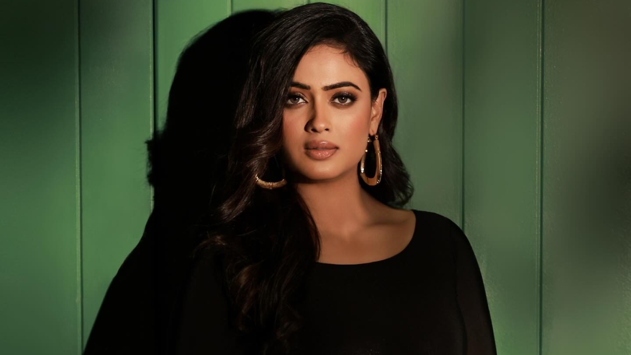 Shweta Tiwari's Curvy Figure In Black Bodycon Makes Jaws Drop - See Pics 941189